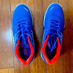 K-Swiss. Men’s tennis shoes size US 11